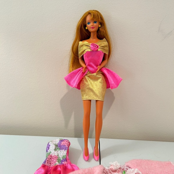 Camp Midge Barbie and Clothing - Picture 1 of 8